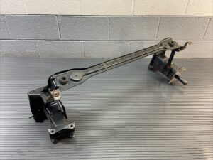 2006-2013 Mercedes R350 R500 Front Lower Radiator Core Support Mount OEM