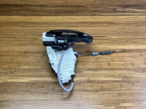 2007-2013 Mercedes S600 Front Right Door Lock & Exterior Handle OEM *NOTE