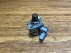 2010-2014 BMW 550i F10 4.4L Engine High Pressure Fuel Pump 157K Miles OEM