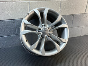 2010-2017 Audi S5 A5 8T Wheel Rim Disc 8.5j x 18 ET29 Genuine OEM Hub *NOTE*