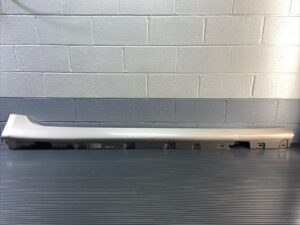 2010-2017 BMW 535i GT F07 Right Rocker Panel Molding Trim Silver OEM *NOTE*