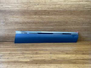2011-2017 Volkswagen Touareg Front Right Door Lower Molding Trim OEM *NOTE*