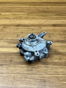 2011-2020 Mercedes GLE350 W166 3.5L M276 Engine Vacuum Pump OEM 2762300365 *84K*