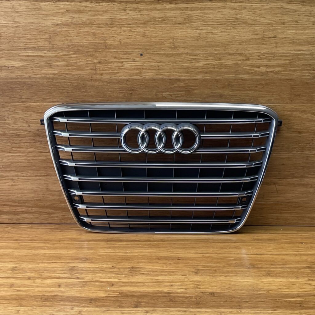 2013-2014 Audi S8 В4 Bumper Radiator Grille Assembly Front Center Side OEM