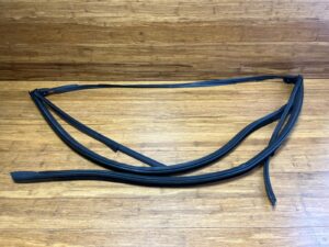 2014-2020 BMW M4 F83 Windshield Frame Rubber Weatherstrip Seal Front Side OEM