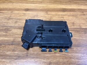 2015-2018 Mercedes C300 W205 Power Distribution Fuse Box Junction Block OEM