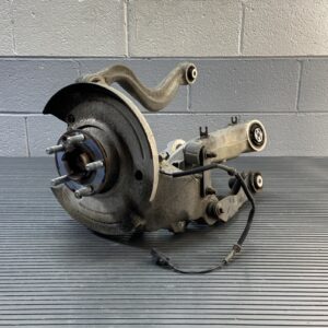 2015-2019 Land Rover Discovery Sport L550 Rear Right Spindle Knuckle Hub OEM