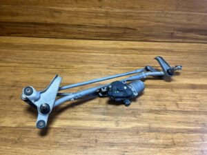 2015-2019 Land Rover Discovery Sport L550 Windshield Wiper Linkage W/ Motor OEM