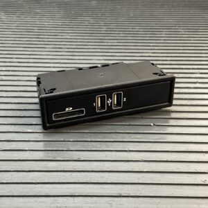 2015-2019 Mercedes GLC63 S С253 AMG Console Socket USB Port Front Center OEM