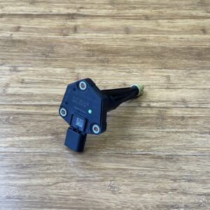 2015-2023 Mercedes C63 W205 4.0L RWD Gas Engine Oil Level Sensor Unit OEM