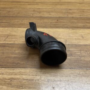 2015-20250 Audi / Volkswagen Engine 2.0L Air Intake Hose Adapter 5Q0129635 OEM