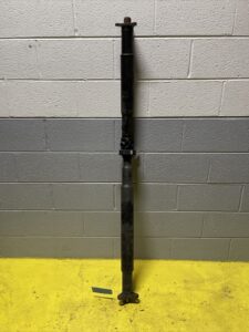 2016-2019 BMW G12 750i AWD Drive Shaft Propeller Axle Assembly 8658662 OEM