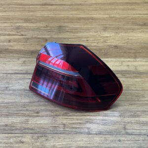 2017-2019 Volkswagen Passat LED Taillight Lamp Rear Right Side OEM *NOTE*