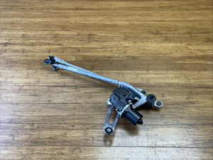 2018-2019 Audi A5 B9 Cabrio Windshield Wiper Transmission Linkage W/ Motor OEM