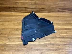 2018-2023 BMW M5 F90 Front Right Lower Fender Splash Guard Shield OEM *NOTE*