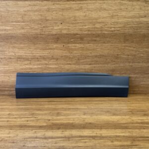 2018-2024 Volkswagen Tiguan Door Molding Cover Trim Front Right Lower OEM *NOTE*