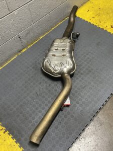 2018-2025 Audi Q5 FY 2.0L Engine Exhaust Center RESONATOR Pipe 80a253411L OEM