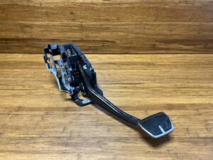 2019-2025 BMW X7 G07 Brake Stop Pedal Assembly w/ Bracket 35006873112  OEM