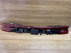 2019-2026 Audi Q8 Rear Liftgate Taillight Tailgate Lamp OEM *NOTE*