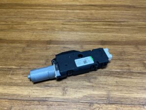 2020-2022 Mercedes GLE350 V167 Electric Sunroof Motor Unit A1679061306 OEM