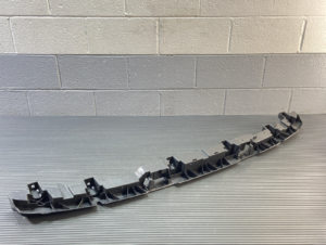 2020-2025 Audi Q7 4M Bumper Guide Bracket Rear Center Side 4M0807458A OEM