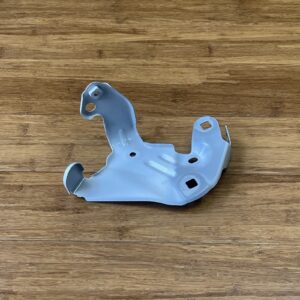 2023-2025 BMW X1 U11 Front Right Fender Mount Bracket 9883408 Alpine White OEM