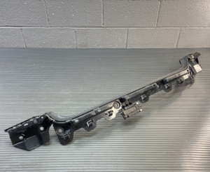 2007-2013 BMW M3 E92 Bumper Mount Bracket Support Rear Center Side 7128247 OEM