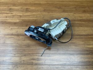 2007-2013 Mercedes S550 W221 Rear Left Door Handle Bracket W/ Lock OEM *NOTE*