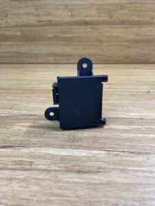 2008-2015 Audi R8 42 Power Relay Fuse Distribution Junction Holder Box OEM