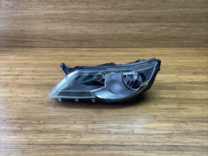 2009-2011 Volkswagen Tiguan Front Left Headlight Lamp 5N1941031AC OEM *NOTE*