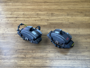 2009-2017 Audi Q5 8R 2.0L Front Right & Left Wheel Brake Caliper Set Of 2 OEM