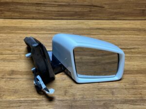 2011-2012 Mercedes R350 W251 Front Right Door View Mirror Glass OEM *NOTE*
