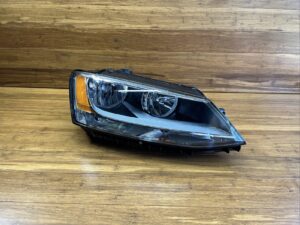 2011-2016 Volkswagen Jetta Sedan Halogen Right Side Headlight Lamp OEM *NOTE*
