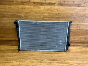 2011-2018 BMW X4 F26 3.0L Engine Radiator 60K Miles Front Side 17118623350 OEM