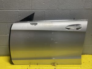 2012-2018 Mercedes CLS400 W218 Left Driver Front Door 775U Panel OEM *NOTE*