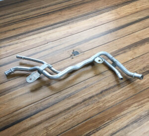 2013-2014 Audi A8 Quattro 3.0L-V6 Radiator Coolant Water Pipe Hose 4H0121034F