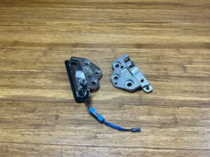 2014-2020 BMW M4 F83 Convertible Lock Latch Front Right & Left Side Set of 2 OEM