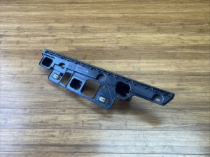 2014-2020 BMW i8 I12 Rear Left Rocker Panel Molding Mount Bracket 7351137 OEM