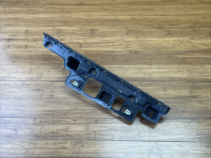 2014-2020 BMW i8 I12 Rear Right Rocker Panel Molding Mount Bracket 7351138 OEM