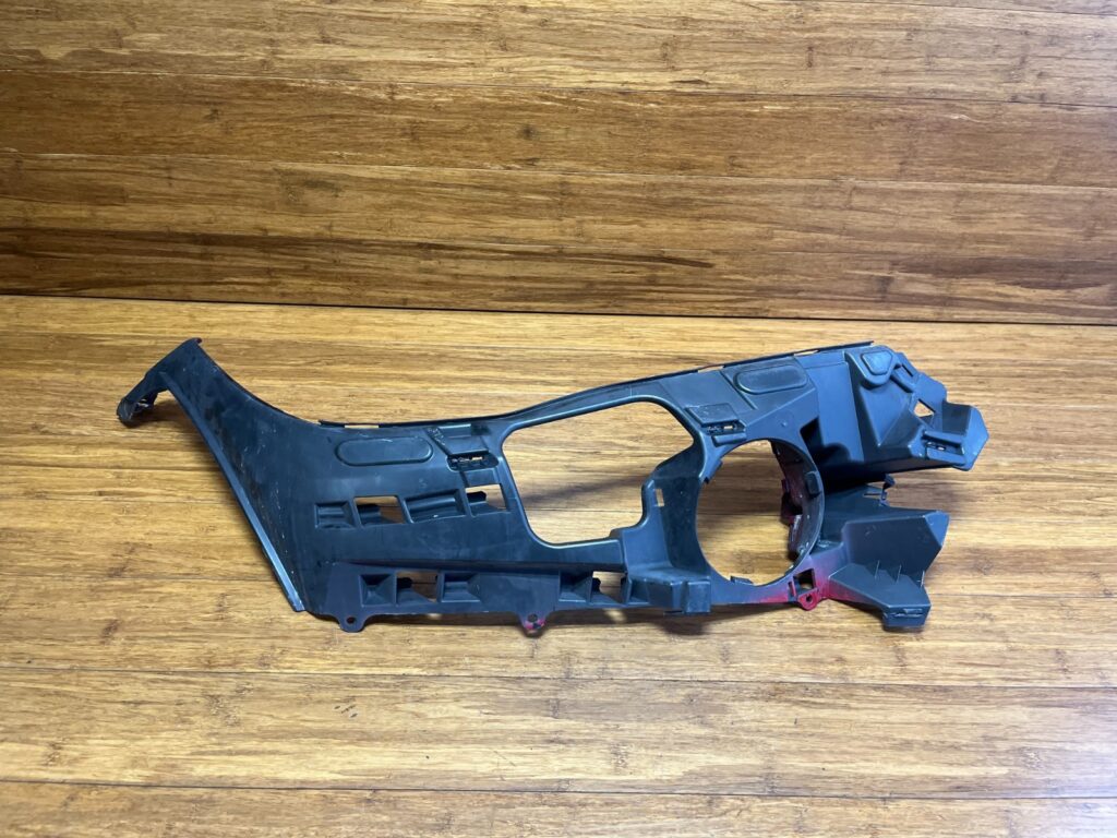 2015-2019 BMW X6M F86 Bumper Mount Support Bracket Front Right OEM *NOTE*