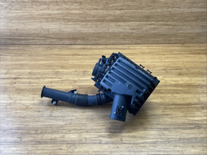 2015-2020 BMW i8 I12 Engine Air Cleaner Intake Filter Housing Box Assembly