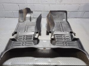 2015-2023 Porsche Macan 95B Floor Mats Full Set TUXMAT Carpet Matting Black