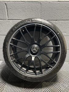 2017-2021 Mercedes C63 W205 Alloy Rear Rim Wheel 9.5j x 19 ET56 OEM *NOTE*