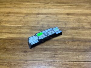 2017-2023 Audi R8 4S 5.2 L Retainer Bracket Centre Console Unit 4S0863616A OEM