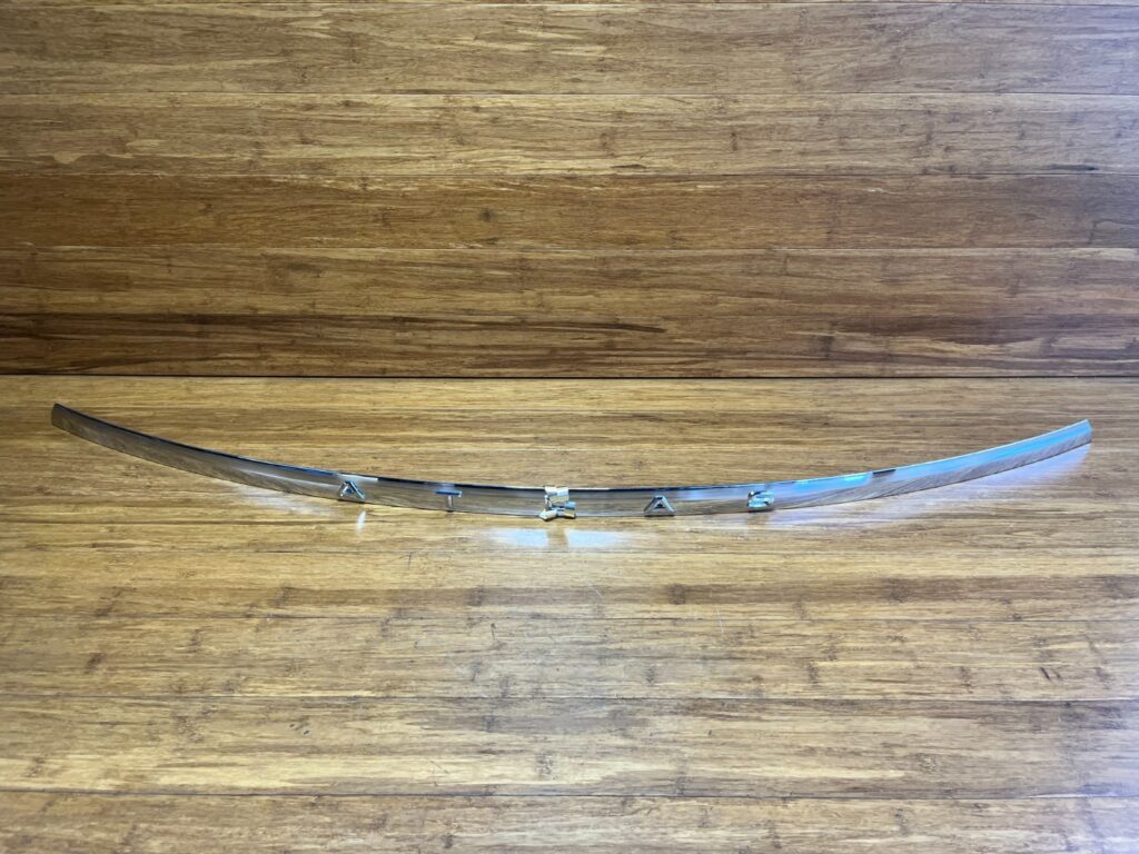 2018-2021 Volkswagen Atlas CA1 Tailgate Applique Molding Trim Chrome OEM *NOTE*