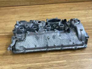 2018-2025 BMW M5 M8 F90 F91 F92 Right Cylinder Head Valve 8053530 Cover 1-4