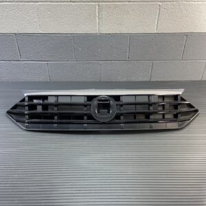 2019-2021 Volkswagen Jetta Front Bumper Grille Chrome OEM *NOTE*