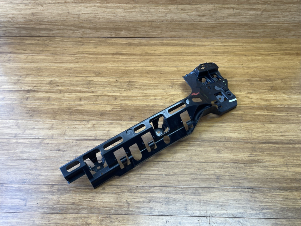 2019-2022 BMW 330i G20 Bumper Support Bracket Rear Right Side 7469364 OEM
