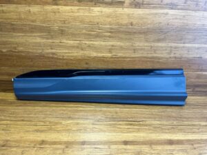 2020-2025 Audi Q7 SQ7 Front Left Door Molding Lower 4M0853959P OEM *NOTE*