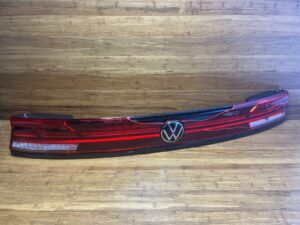 2024-2025 Volkswagen Atlas Cross Sport SE Center Tail Lamp Taillight OEM *NOTE*